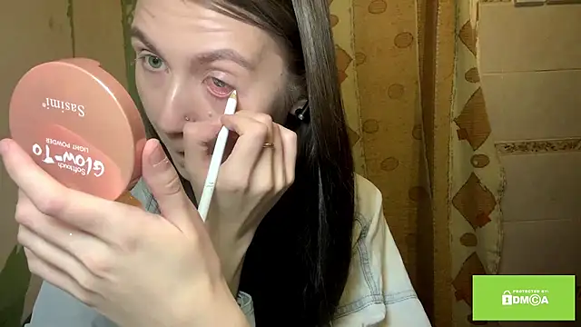 Snapshot of ArianeBhayani chatting on 15, 11, 2025 ArianeBhayani online show from 15, 11, 2025