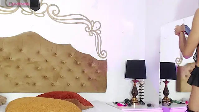 Adara Ferrara online show from 31, 10, 2025