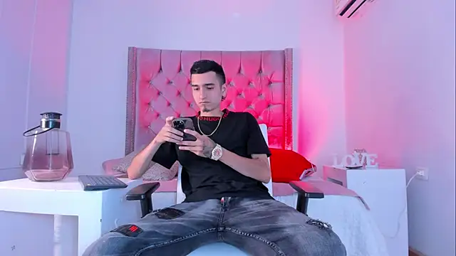 Ethan Boy  online show from 16, 10, 2025