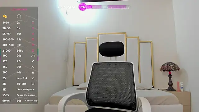 Snapshot of Annylittle_ chatting on 19, 10, 2025 Annylittle online show from 19, 10, 2025