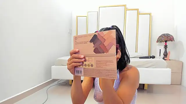 Snapshot of Annylittle_ chatting on 26, 10, 2025 Annylittle online show from 26, 10, 2025