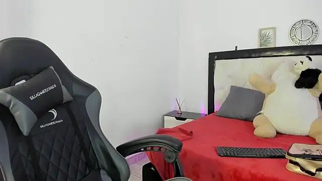 Snapshot of Barbieteeen chatting on 6, 11, 2025 Barbieteeen online show from 6, 11, 2025