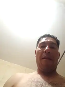 Ezeaxl online show from 4, 12, 2025