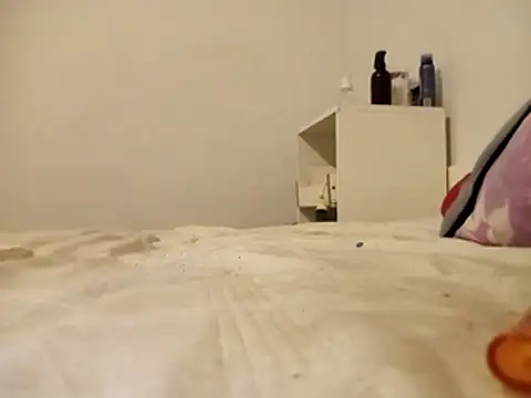 Snapshot of jjLARAY chatting on 15, 12, 2025 jjLARAY online show from 15, 12, 2025