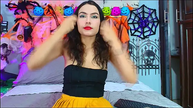Snapshot of SammyRose_1 chatting on 19, 10, 2025 SammyRose 1 online show from 19, 10, 2025
