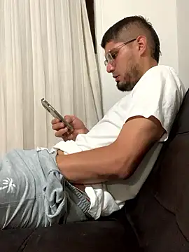 mirallesandbig online show from 11, 1, 2026