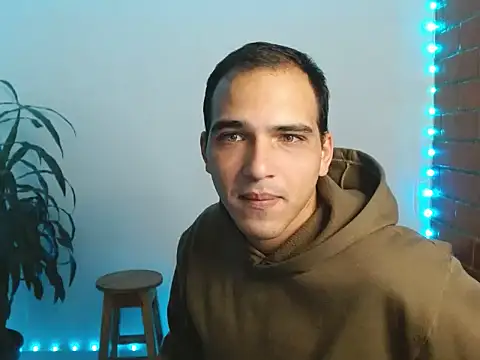 Snapshot of Maax3023 chatting on 21, 10, 2025 Maax3023 online show from 21, 10, 2025