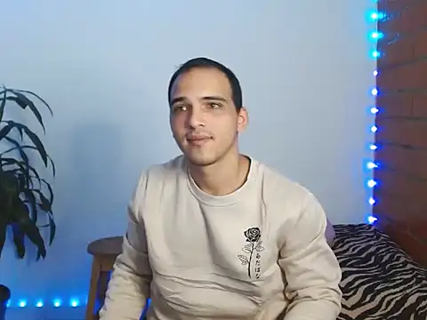 Snapshot of Maax3023 chatting on 24, 10, 2025 Maax3023 online show from 24, 10, 2025