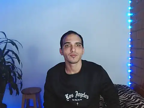 Snapshot of Maax3023 chatting on 3, 11, 2025 Maax3023 online show from 3, 11, 2025