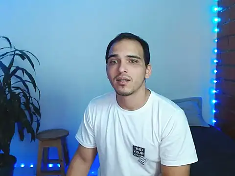 Snapshot of Maax3023 chatting on 5, 11, 2025 Maax3023 online show from 5, 11, 2025