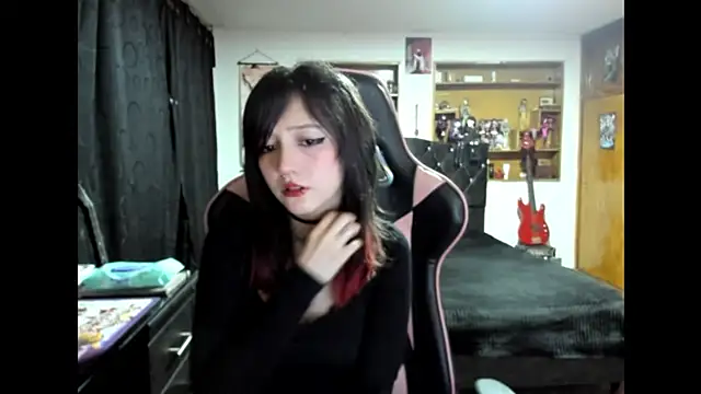 Snapshot of Maki_Zein_ chatting on 21, 11, 2025 Maki Zein online show from 21, 11, 2025