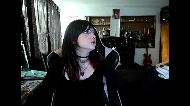 Snapshot of Maki_Zein_ chatting on 3, 12, 2025 Maki Zein online show from 3, 12, 2025