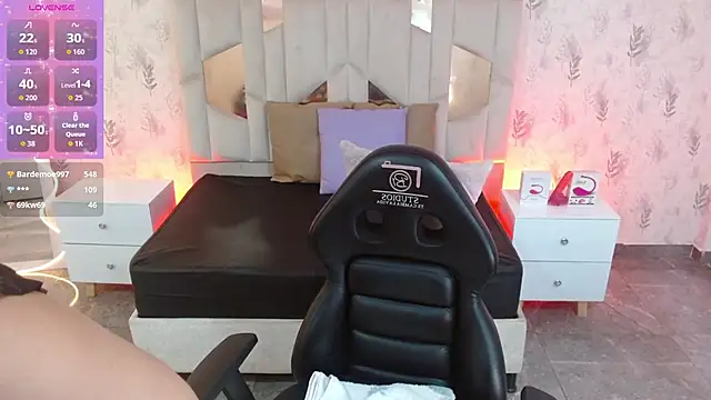 MARIANA TAY1 online show from 4, 11, 2025