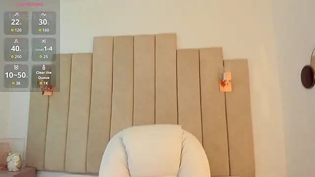  naylaa  online show from 28, 11, 2025