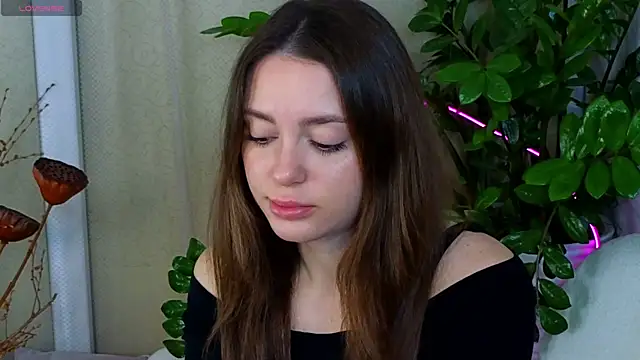 Snapshot of JulliRoss chatting on 24, 10, 2025 JulliRoss online show from 24, 10, 2025