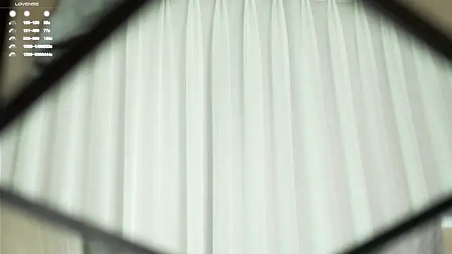 Snapshot of MonetLeitman chatting on 12, 11, 2025 MonetLeitman online show from 12, 11, 2025