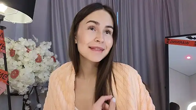 Snapshot of LionKierra chatting on 2, 11, 2025 LionKierra online show from 2, 11, 2025