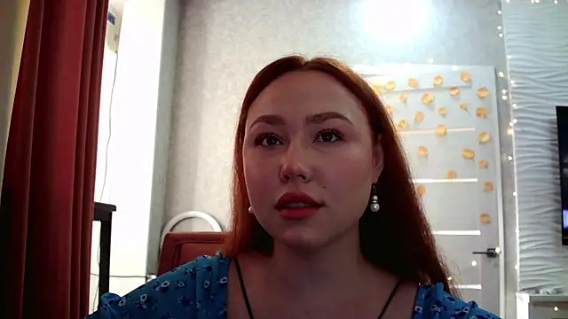 Snapshot of LolaMint_ chatting on 20, 10, 2025 LolaMint online show from 20, 10, 2025