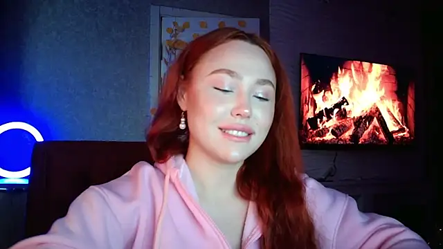 Snapshot of LolaMint_ chatting on 6, 11, 2025 LolaMint online show from 6, 11, 2025