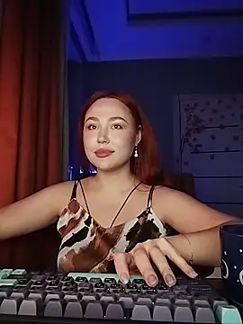 Snapshot of LolaMint_ chatting on 28, 11, 2025 LolaMint online show from 28, 11, 2025