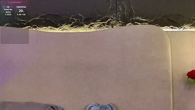 Snapshot of AmyCarammel chatting on 12, 11, 2025 AmyCarammel online show from 12, 11, 2025