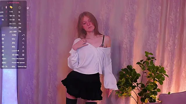 Snapshot of VernellArey chatting on 10, 11, 2025 VernellArey online show from 10, 11, 2025