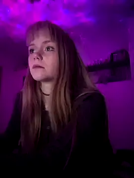OpheliaMills online show from 10, 10, 2025