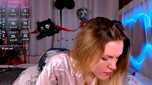 -KittyMoore online show from 3, 11, 2025