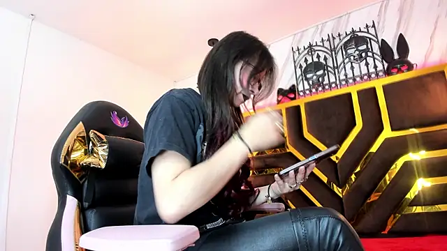 Snapshot of Evangelinejoness_ chatting on 27, 10, 2025 Evangelinejoness online show from 27, 10, 2025