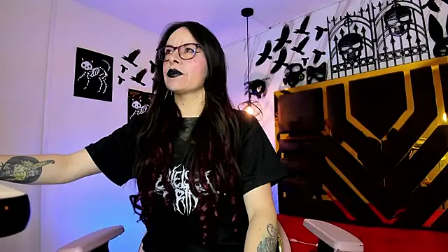 Snapshot of Evangelinejoness_ chatting on 6, 11, 2025 Evangelinejoness online show from 6, 11, 2025