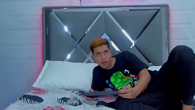 Innocent Room1 online show from 16, 10, 2025