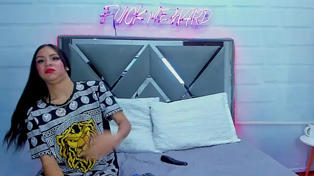 Innocent Room1 online show from 19, 10, 2025