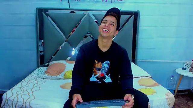 Innocent Room1 online show from 7, 11, 2025