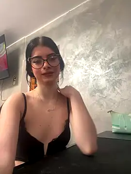 MissHerra2 online show from 5, 12, 2025