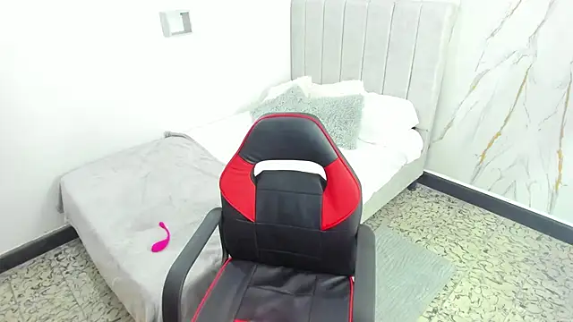 Snapshot of Amira_mansour chatting on 2, 11, 2025 Amira mansour online show from 2, 11, 2025