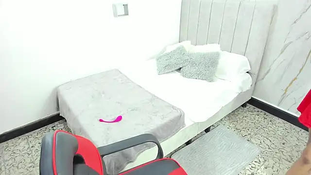 Snapshot of Amira_mansour chatting on 5, 11, 2025 Amira mansour online show from 5, 11, 2025