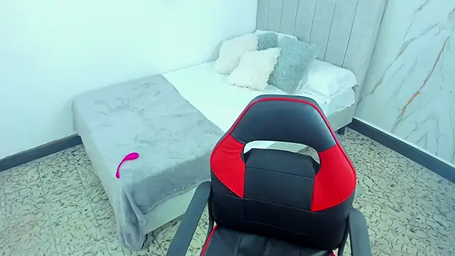 Snapshot of Amira_mansour chatting on 18, 11, 2025 Amira mansour online show from 18, 11, 2025