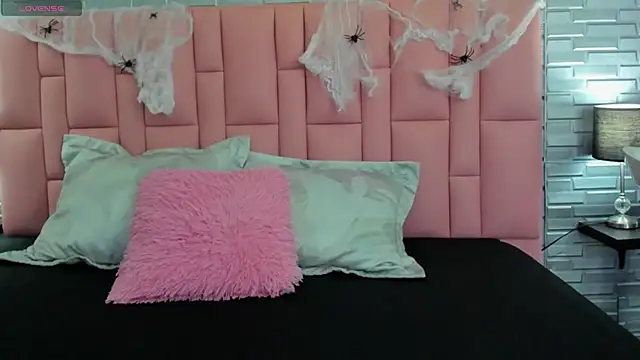 Snapshot of Valery_Monn chatting on 31, 10, 2025 Valery Monn online show from 31, 10, 2025