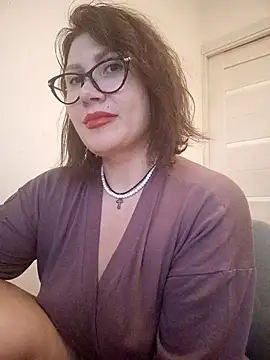 Snapshot of Ambika_beauty chatting on 10, 11, 2025 Ambika beauty online show from 10, 11, 2025