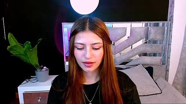 Snapshot of viky_evanss chatting on 14, 10, 2025 viky evanss online show from 14, 10, 2025