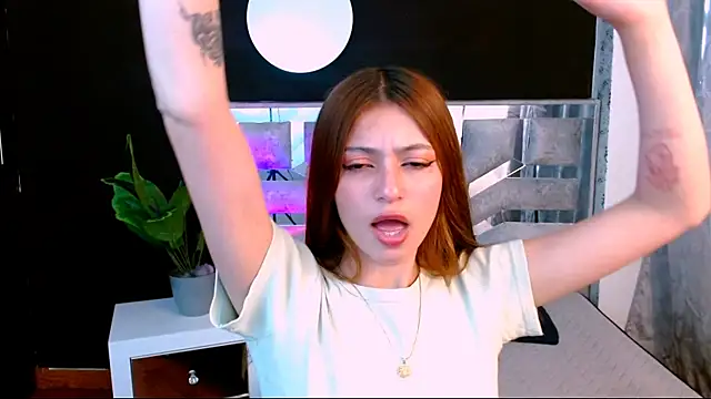 Snapshot of viky_evanss chatting on 15, 10, 2025 viky evanss online show from 15, 10, 2025