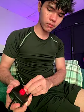 Snapshot of Im_Camii chatting on 2, 12, 2025 Im Camii online show from 2, 12, 2025