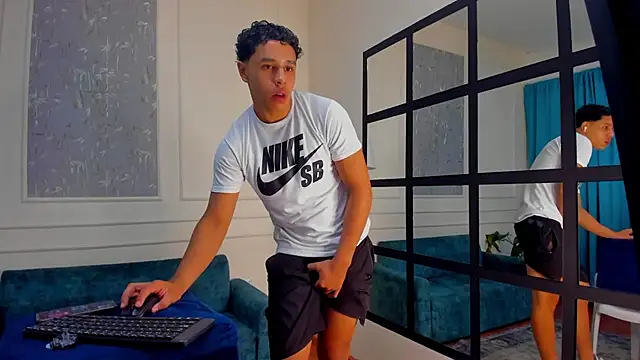 Snapshot of Adrian_Volt chatting on 30, 10, 2025 Adrian Volt online show from 30, 10, 2025