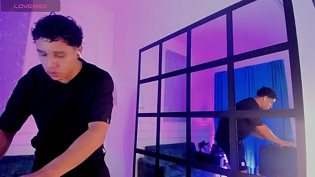 Snapshot of Adrian_Volt chatting on 6, 11, 2025 Adrian Volt online show from 6, 11, 2025