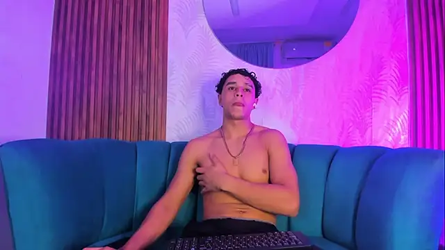 Snapshot of Adrian_Volt chatting on 1, 12, 2025 Adrian Volt online show from 1, 12, 2025