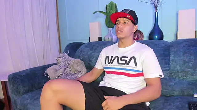 Snapshot of Adrian_Volt chatting on 14, 12, 2025 Adrian Volt online show from 14, 12, 2025