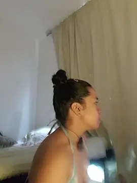 Snapshot of chiarafus0 chatting on 30, 11, 2025 chiarafus0 online show from 30, 11, 2025