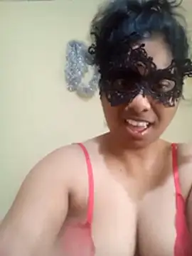 Expose Queen online show from 17, 2, 2026