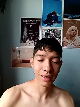 Snapshot of heyy_noah11 chatting on 13, 10, 2025 heyy noah11 online show from 13, 10, 2025