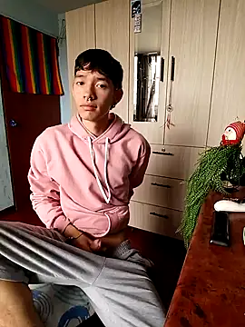 Snapshot of heyy_noah11 chatting on 14, 10, 2025 heyy noah11 online show from 14, 10, 2025